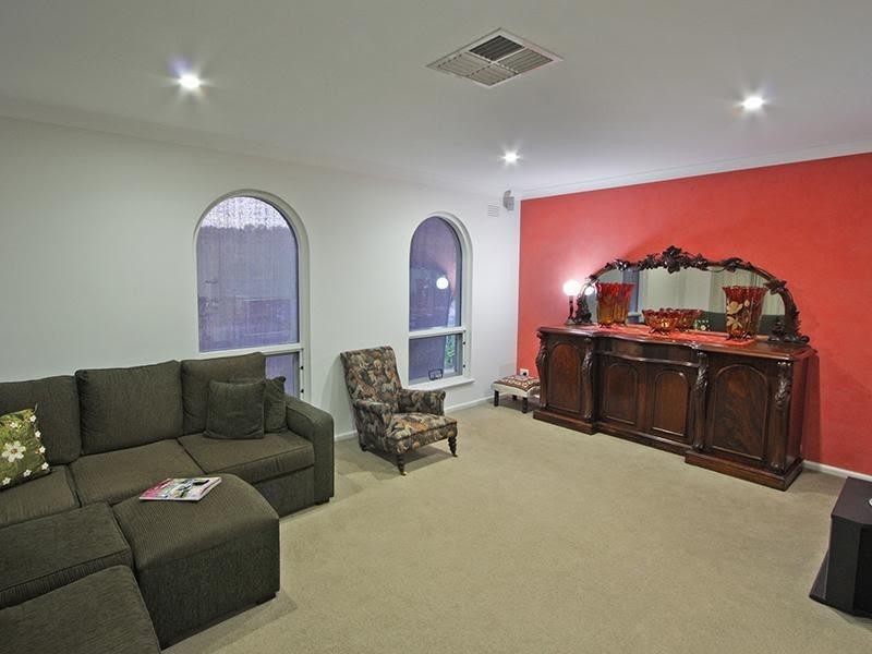 13 Malumba Crescent, Kooringal NSW 2650