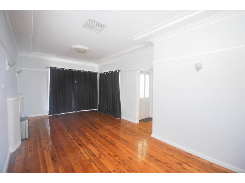 41 Lindsay Street, Turvey Park NSW 2650