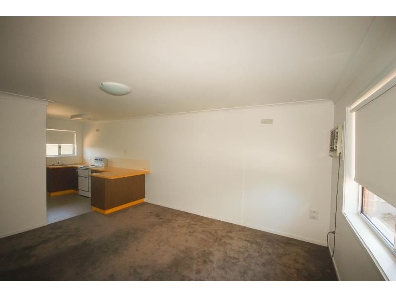 4/9 Lampe Avenue, Wagga Wagga NSW 2650