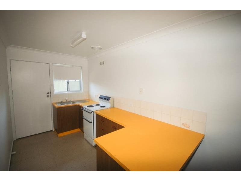 4/9 Lampe Avenue, Wagga Wagga NSW 2650