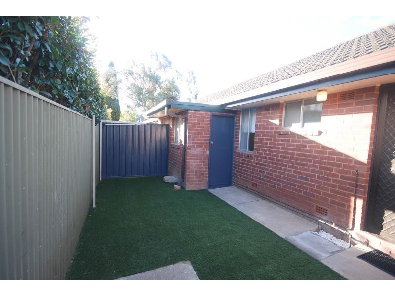 4/9 Lampe Avenue, Wagga Wagga NSW 2650