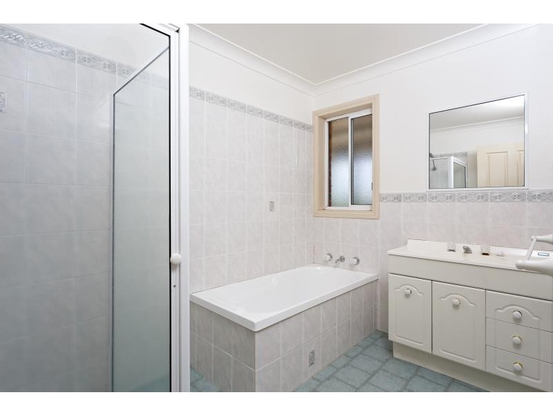 11 Nathan Place, Kooringal NSW 2650