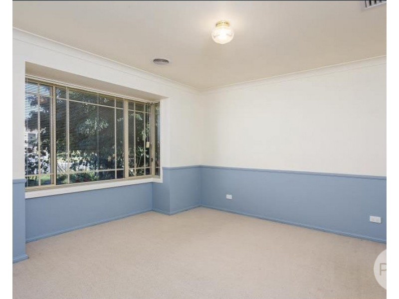 19 Cowan Place, Lloyd NSW 2650