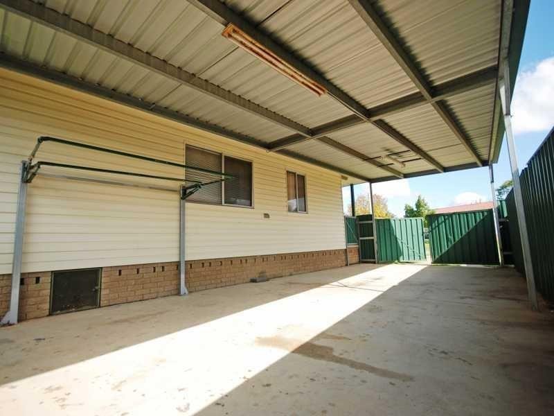 5 Bingham Place, Tolland NSW 2650