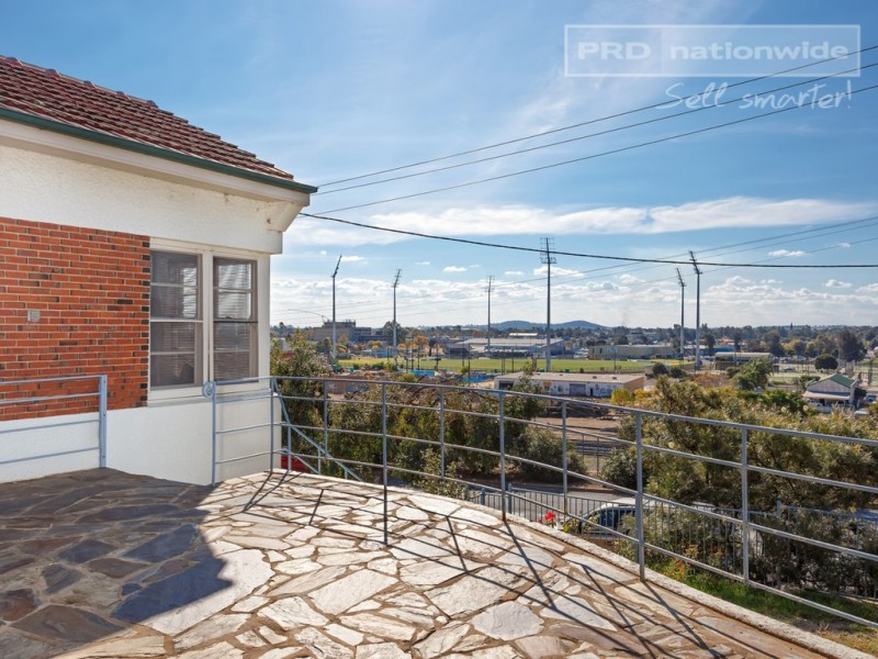 40 Railway Street, Turvey Park NSW 2650