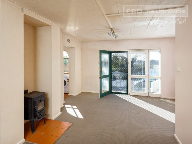 40 Railway Street, Turvey Park NSW 2650