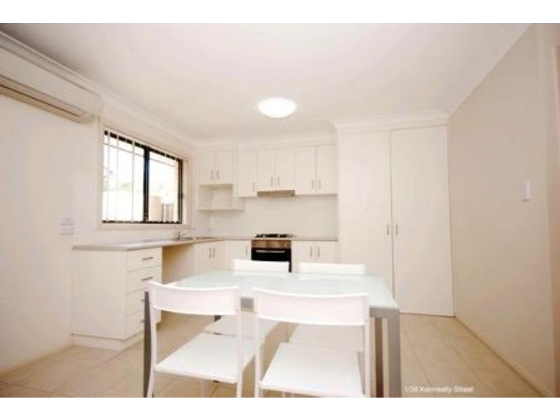 1/38 Kenneally Street, Kooringal NSW 2650