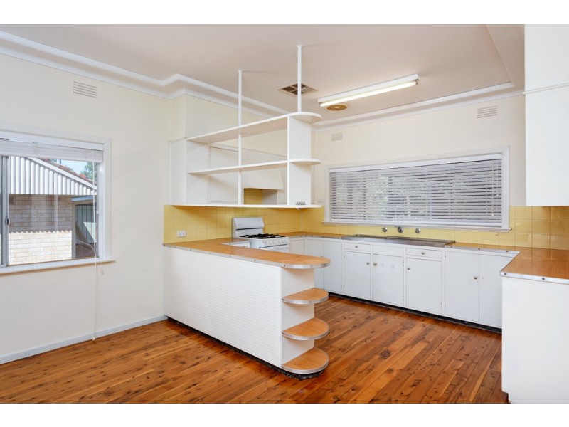 70 Grove Street, Kooringal NSW 2650