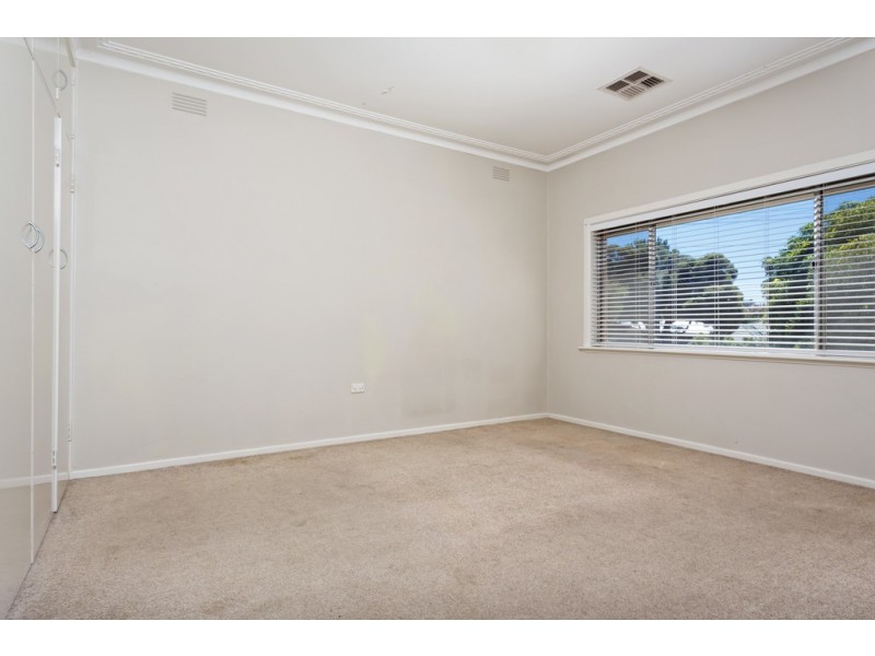 70 Grove Street, Kooringal NSW 2650