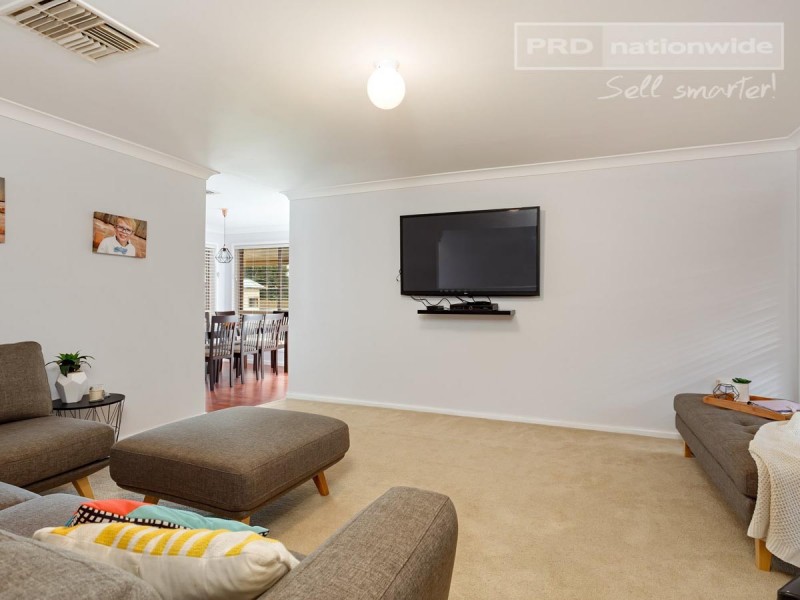 30 Langi Crescent, Glenfield Park NSW 2650