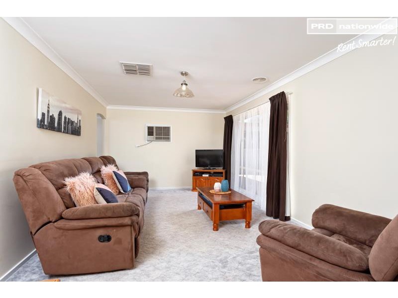 95 Dalman Parkway, Glenfield Park NSW 2650