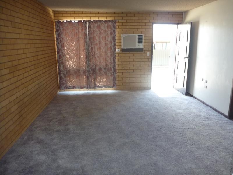 2/15 Bulolo Street, Ashmont NSW 2650