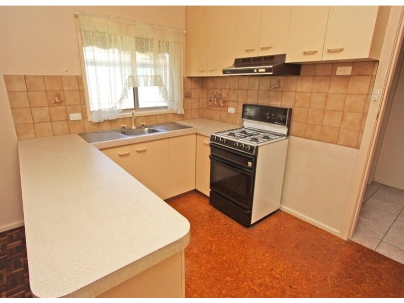 39 Raye Street, Tolland NSW 2650