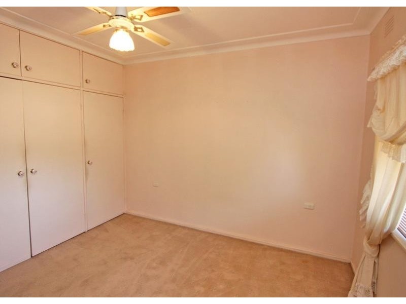 39 Raye Street, Tolland NSW 2650