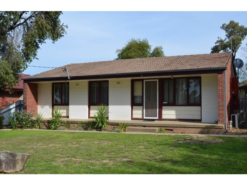 32 Menzies Avenue, Wagga Wagga NSW 2650