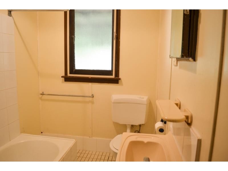 32 Menzies Avenue, Wagga Wagga NSW 2650
