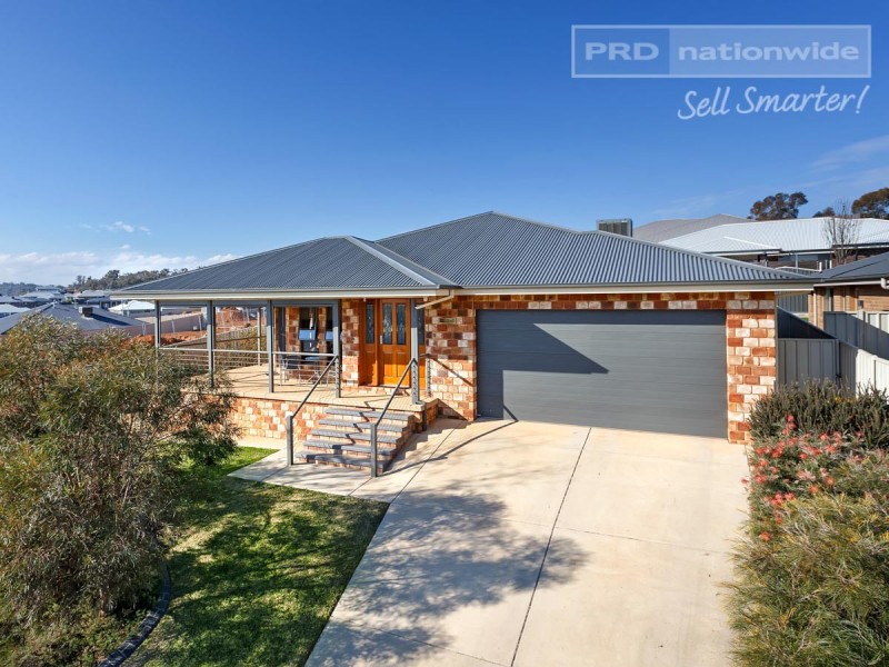 129 Brooklyn Drive, Bourkelands NSW 2650