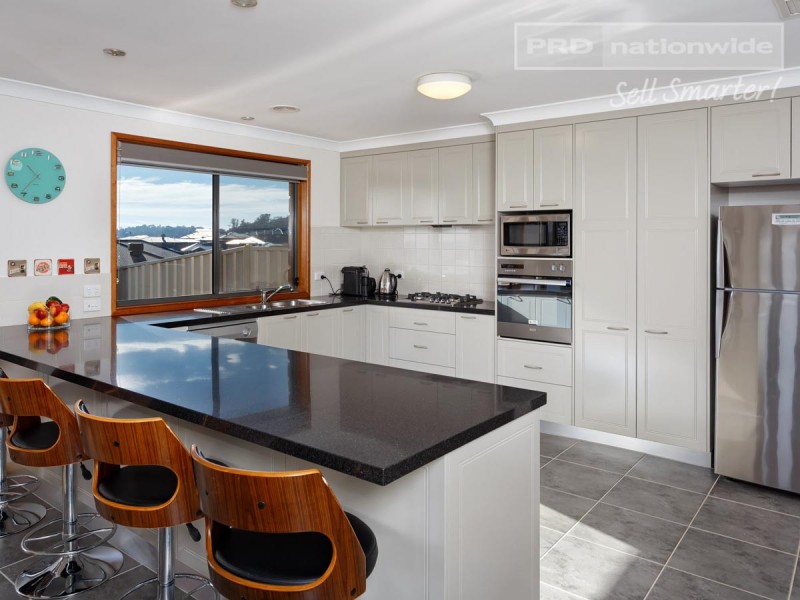 129 Brooklyn Drive, Bourkelands NSW 2650