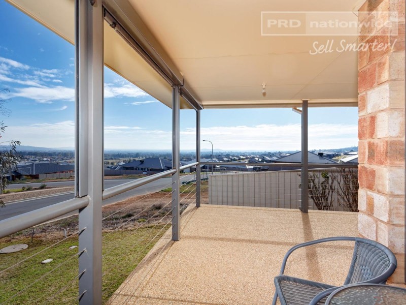 129 Brooklyn Drive, Bourkelands NSW 2650