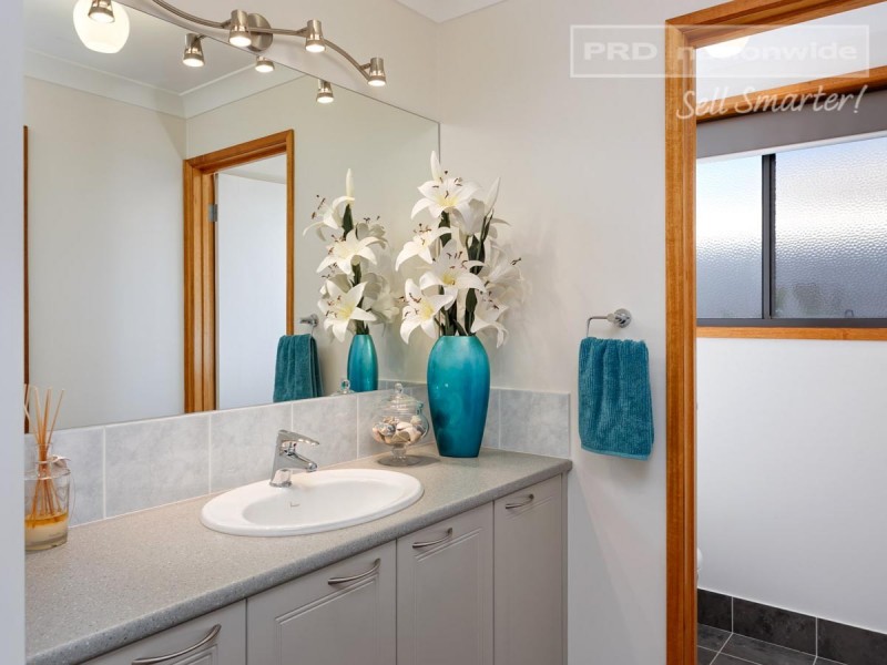 129 Brooklyn Drive, Bourkelands NSW 2650
