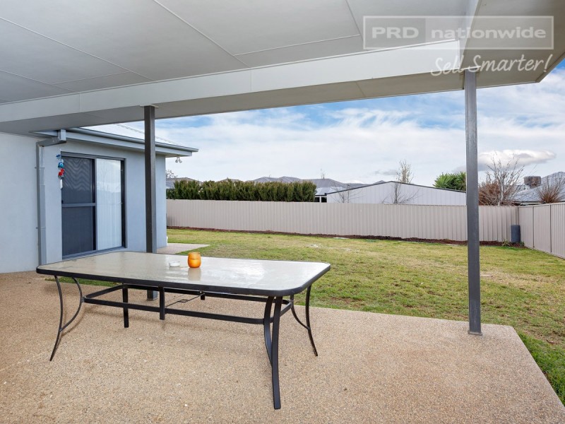 28 Deakin Avenue, Lloyd NSW 2650