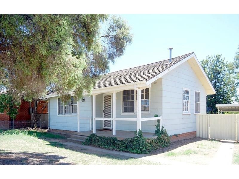 11 Sepik Road, Ashmont NSW 2650