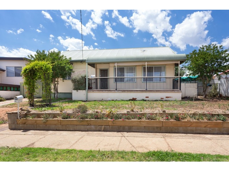 1 Northcott Parade, Mount Austin NSW 2650
