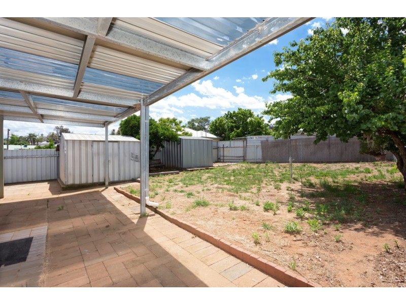 1 Northcott Parade, Mount Austin NSW 2650
