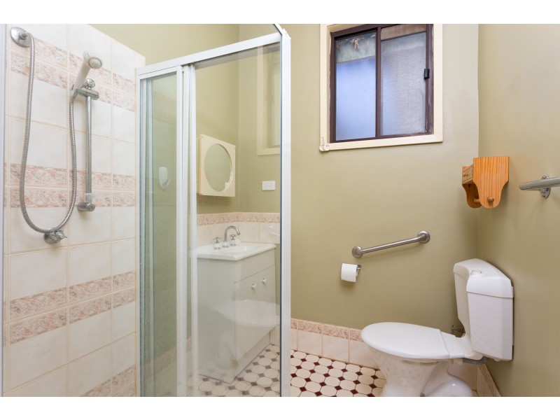 1 Northcott Parade, Mount Austin NSW 2650