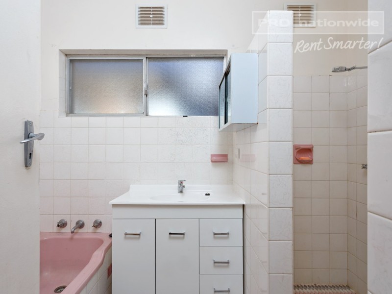 19 Martin Street, Tolland NSW 2650