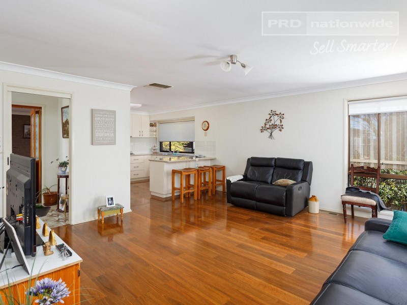 91 Leavenworth Drive, Mount Austin NSW 2650