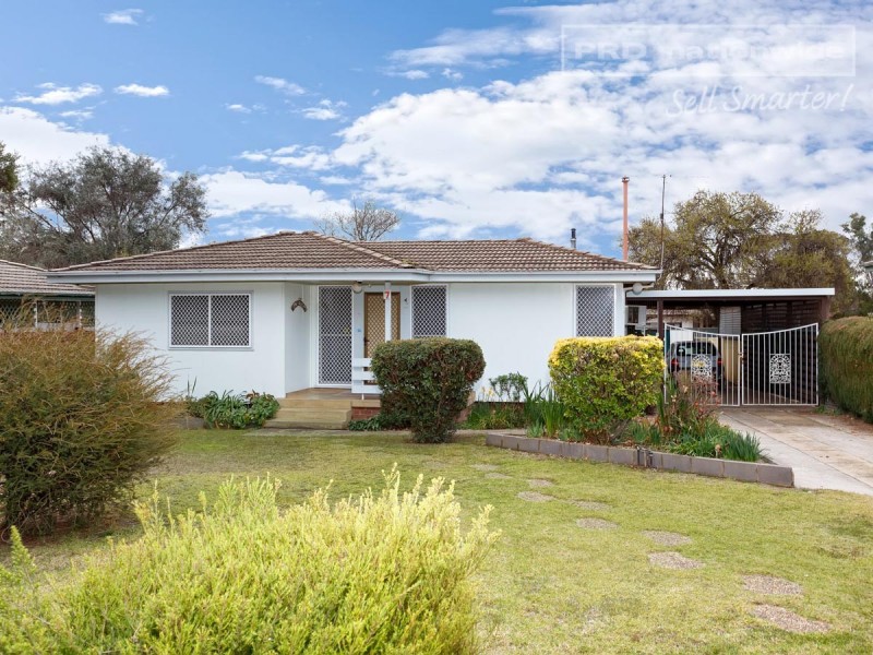 7 Blakemore Avenue, Ashmont NSW 2650