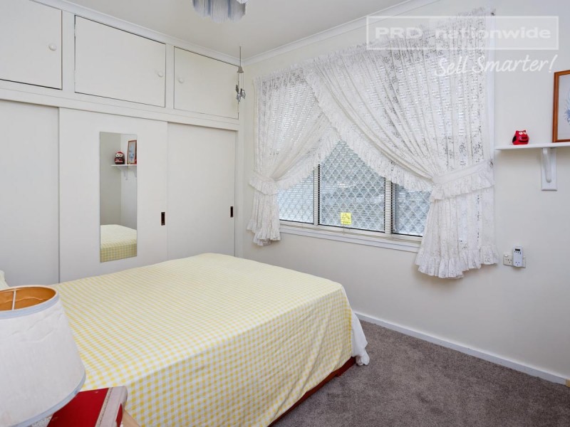 7 Blakemore Avenue, Ashmont NSW 2650