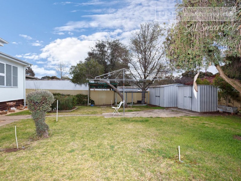 7 Blakemore Avenue, Ashmont NSW 2650