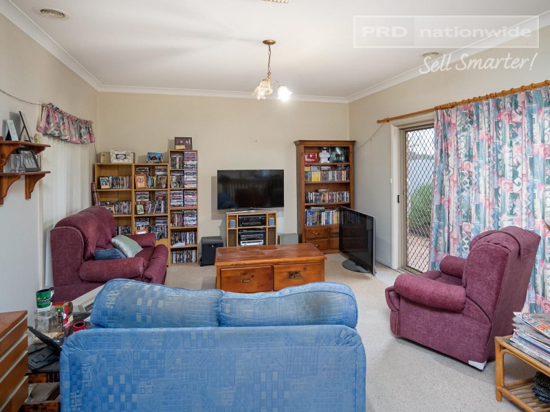 2/396 Lake Albert Road, Lake Albert NSW 2650