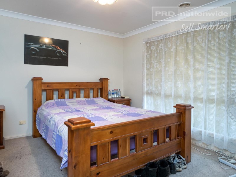 2/396 Lake Albert Road, Lake Albert NSW 2650