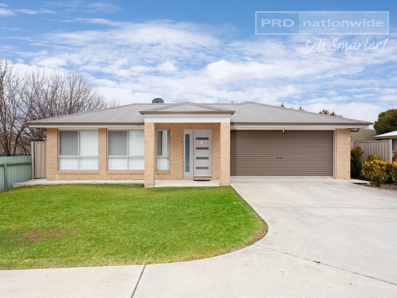4/10 Kimberley Drive, Tatton NSW 2650