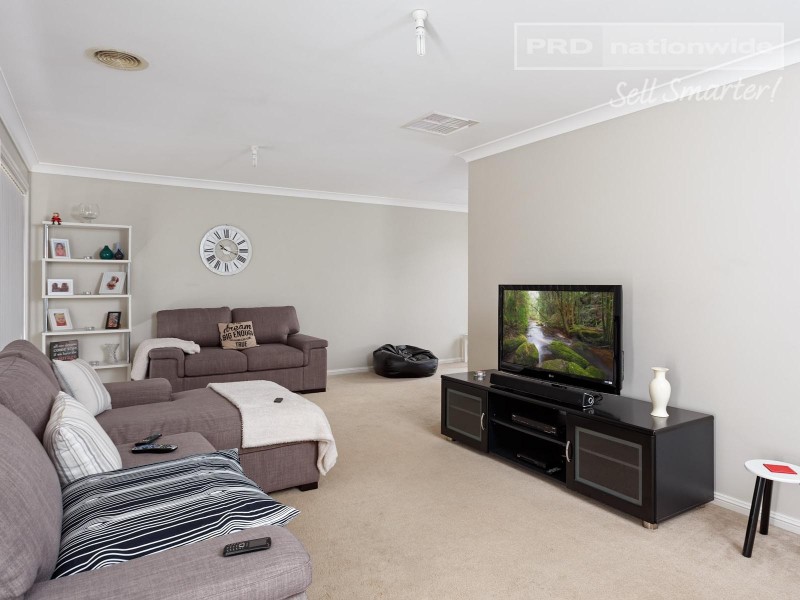 4/10 Kimberley Drive, Tatton NSW 2650