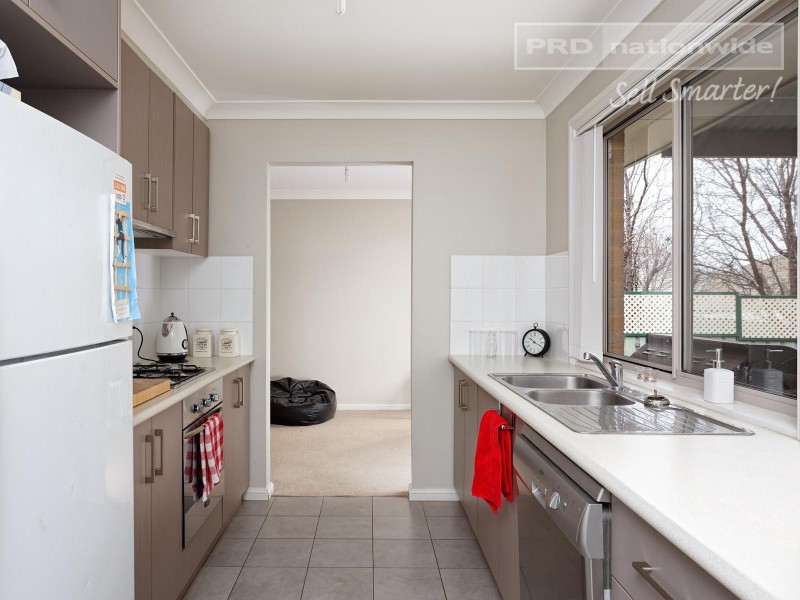 4/10 Kimberley Drive, Tatton NSW 2650