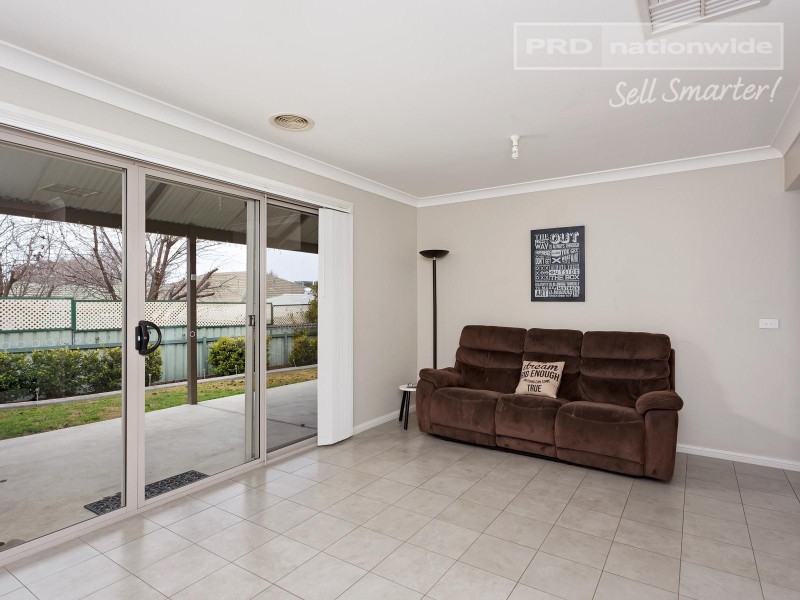 4/10 Kimberley Drive, Tatton NSW 2650
