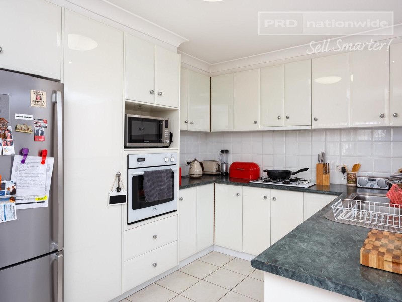 1/31 Lansdowne Avenue, Lake Albert NSW 2650