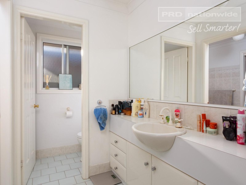 1/31 Lansdowne Avenue, Lake Albert NSW 2650