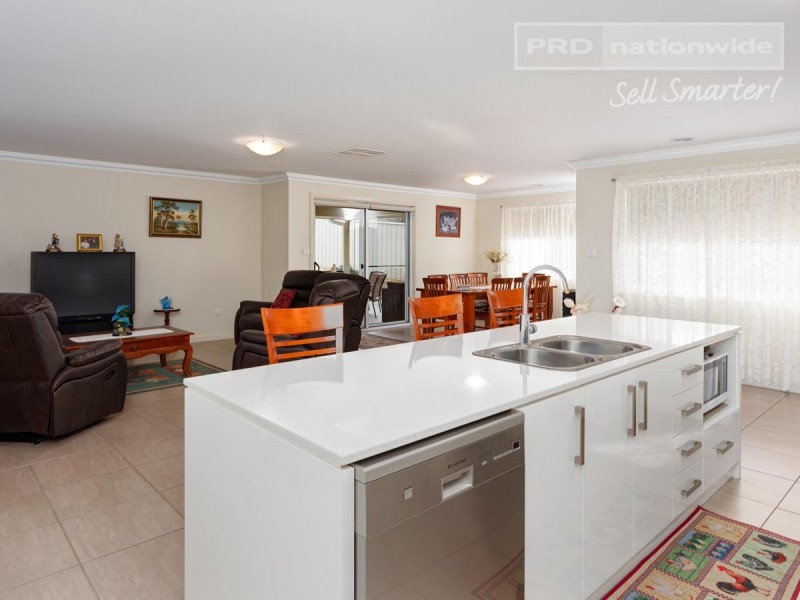 22 Marylands Way, Bourkelands NSW 2650