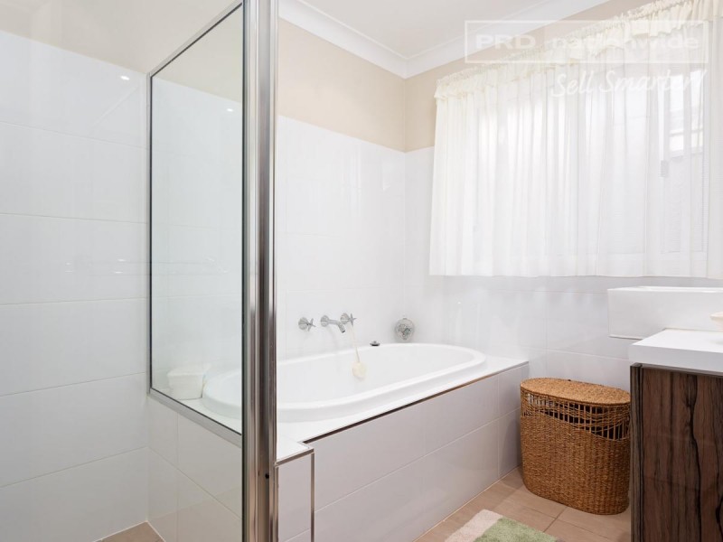 22 Marylands Way, Bourkelands NSW 2650