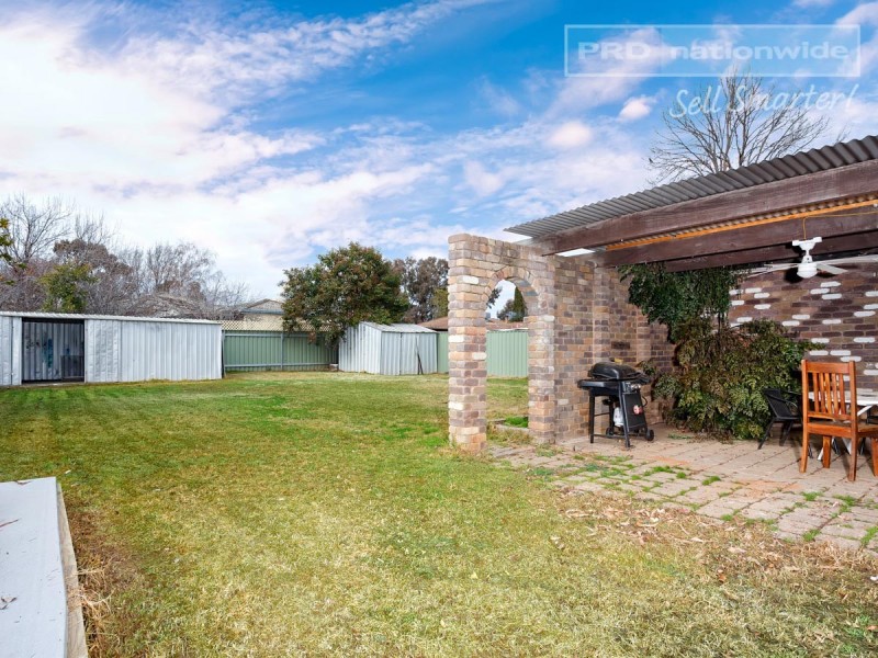 36 Maple Road, Lake Albert NSW 2650