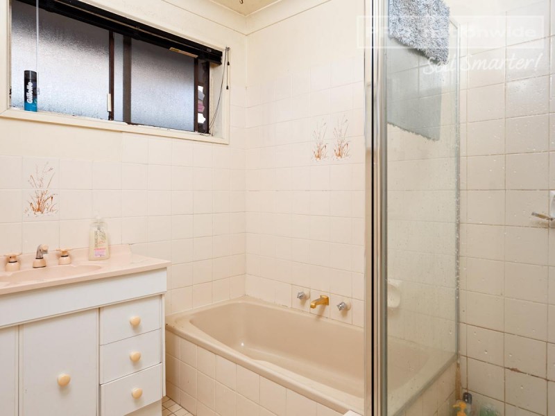 36 Maple Road, Lake Albert NSW 2650