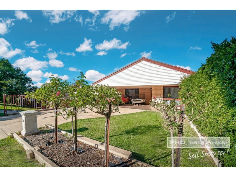 55 Warrawong Street, Kooringal NSW 2650