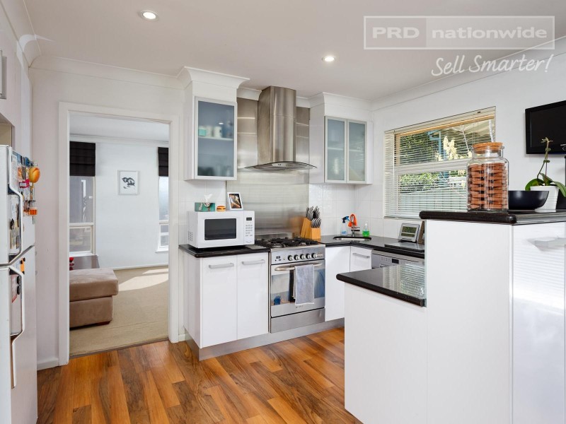 13 Malumba Crescent, Kooringal NSW 2650