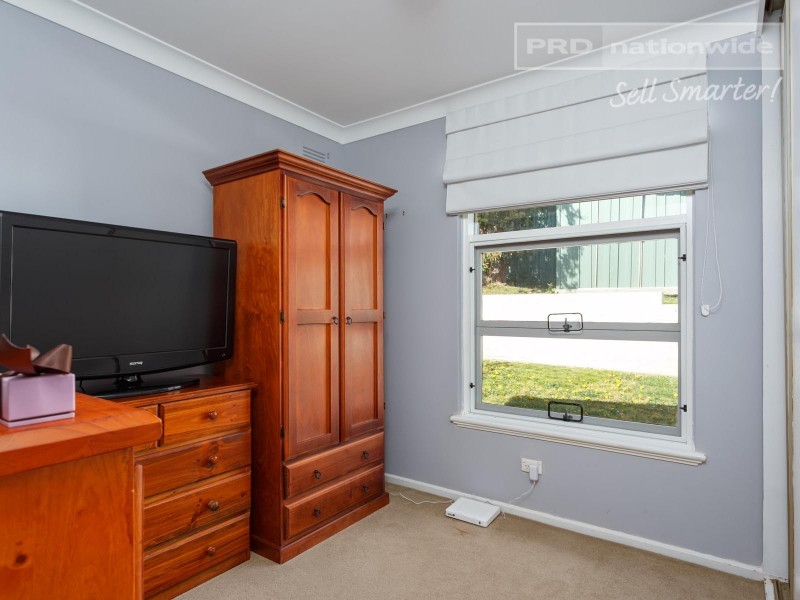 13 Malumba Crescent, Kooringal NSW 2650