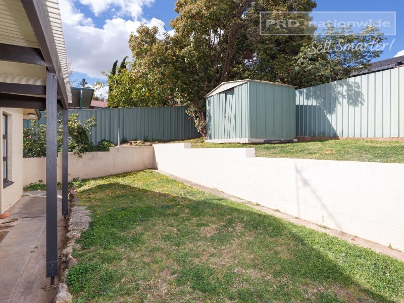 13 Malumba Crescent, Kooringal NSW 2650